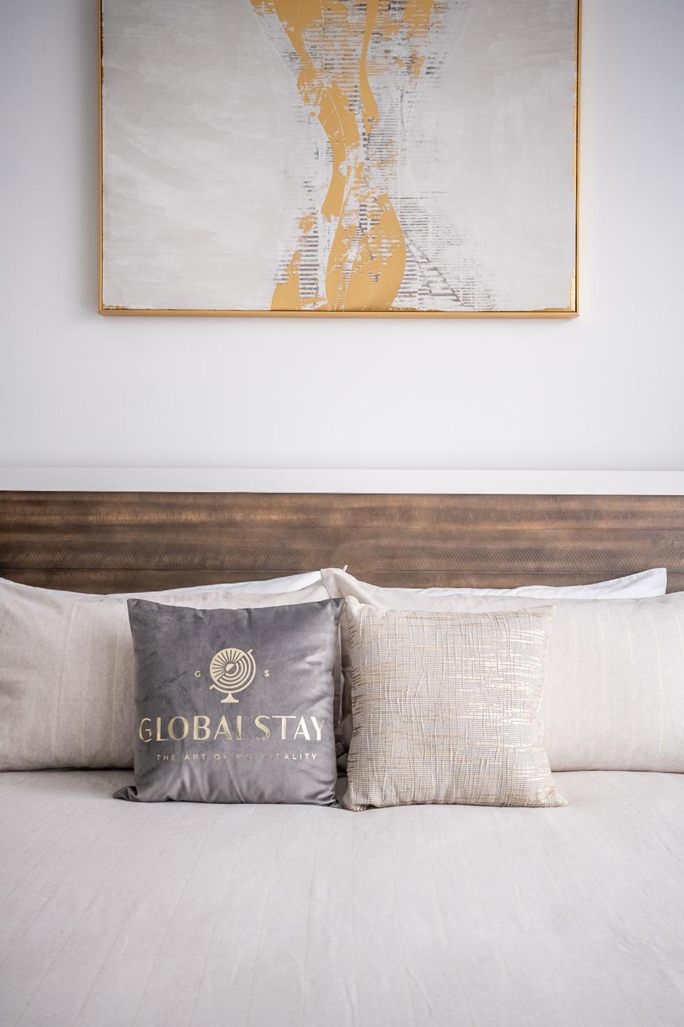Fancy Downtown House With Hot Tub & Bbq By Globalstay Toronto Buitenkant foto